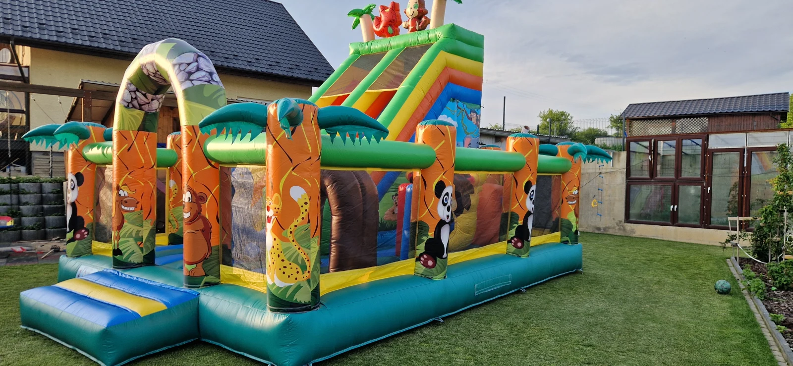 Skákací hrad Partylandia